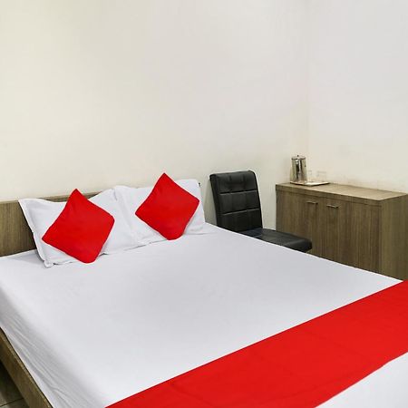 Hotel Oyo Flagship Pawan Park Vellore Esterno foto