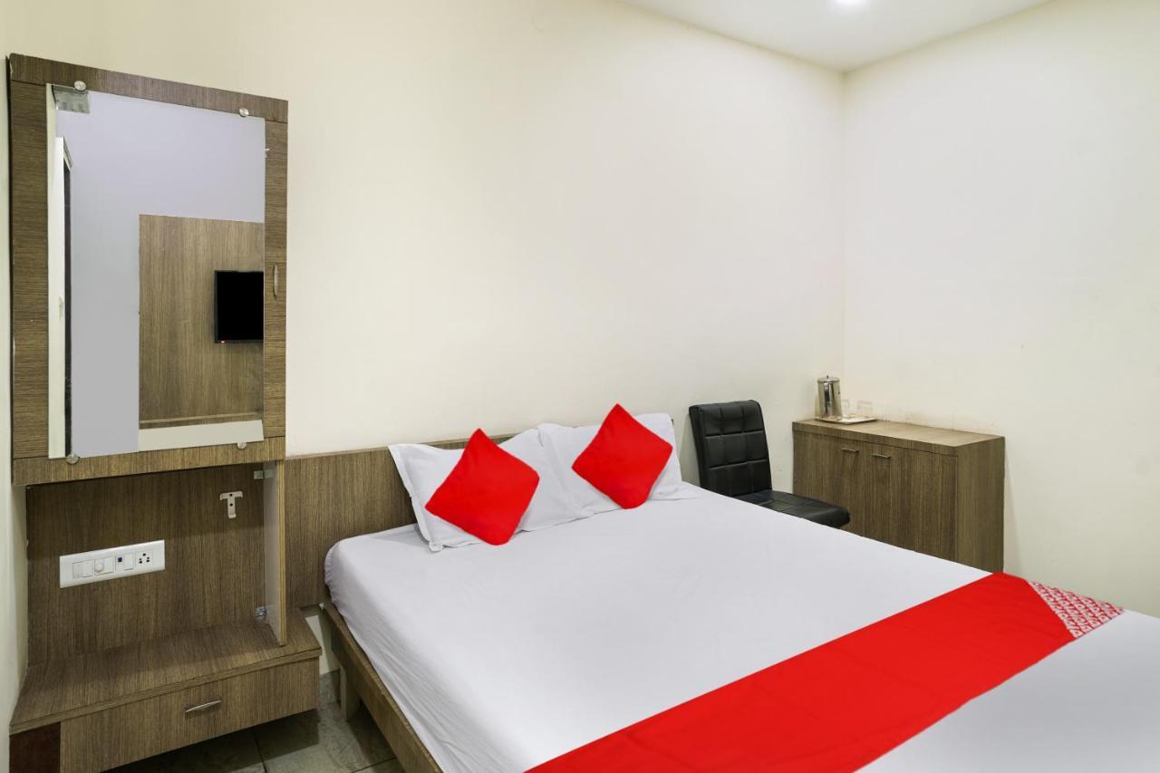 Hotel Oyo Flagship Pawan Park Vellore Esterno foto